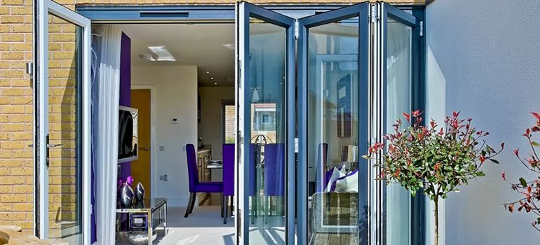 Commercial Door Glass Repair in Country Walk, FL